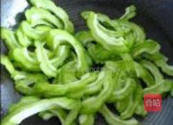苦瓜日本豆腐小炒的做法图解3