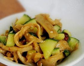 面筋呛黄瓜