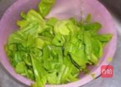 青菜虾皮拉面的做法图解2
