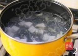 鳝鱼皮蛋豆腐汤的做法图解2