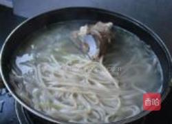 脊骨热汤面的做法图解8