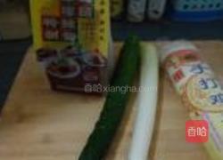 蒜蓉辣酱拌凉面的做法图解1