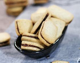 榛子巧克力夹心饼干