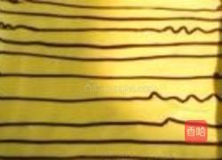 千页纹黄桃蛋糕卷的做法图解7
