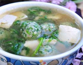 荠菜丸子豆腐汤