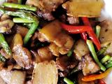 回锅肉烧蒜苔