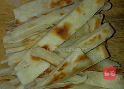 大白菜虾皮骨汤烩饼的做法图解1