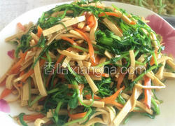 豌豆苗拌干豆腐丝