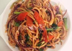 鱿鱼炒乌冬面