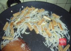 豆芽炒豆包的做法图解4