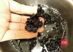 黑豆煮的做法图解1