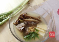 冬笋茶树菇排骨汤的做法图解5