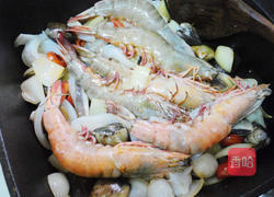 西班牙海鲜炖饭的做法图解3