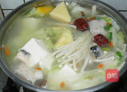 鲑鱼豆腐汤的做法图解2