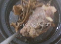 大骨煲茶树菇
