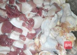 红烧肉翅根的做法图解1