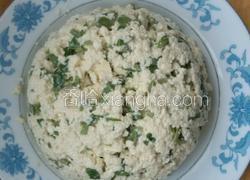香椿拌豆腐。