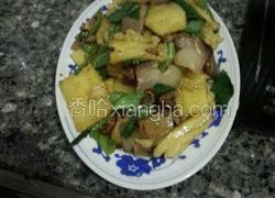 腊肉炒洋芋粉粑粑