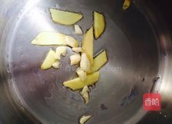 黑木耳闷排骨的做法图解3
