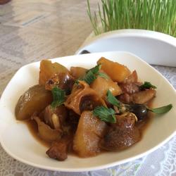五花肉海脐子烧土豆的做法[图]