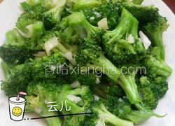 蒜香西兰花。