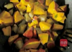 摘麻花羊肉烩南瓜的做法图解5