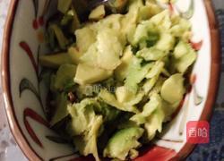 牛油果鸡蛋拌白糖的做法图解3
