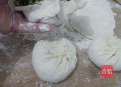 包子(芹菜.胡萝卜.牛肉馅的包子)的做法图解5