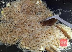牛肉炒米粉的做法图解5