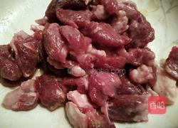 泡椒牛肉的做法图解1