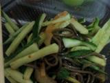 蕨根粉拌黄瓜