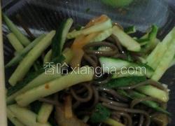 蕨根粉拌黄瓜