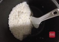 胡萝卜蛋炒饭的做法图解1