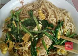 青菜鸡蛋拌面的做法图解1