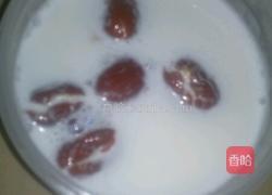 香蕉椰汁红枣西米的做法图解3