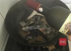 红枣枸杞酒闷乌鸡的做法图解5