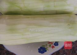 青椒西葫芦炒腊排的做法图解1