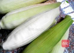 冬瓜玉米沙蚬瘦肉汤的做法图解2