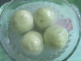 菠菜汁豆沙汤圆
