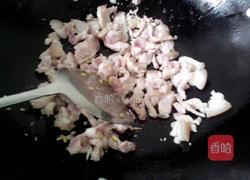 五花肉辣椒炒蒜心的做法图解2