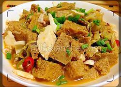 咸蛋白炖冻豆腐