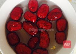 红枣银耳汤的做法图解1