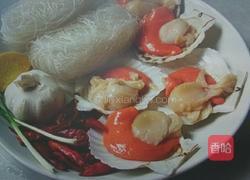 蒜蓉粉丝蒸扇贝的做法图解1