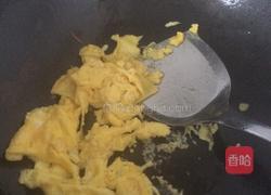 西红柿炒鸡蛋的做法图解2