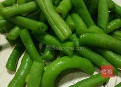 干煸豆角的做法图解1