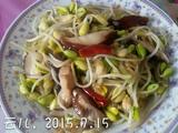 黄豆芽炒香菇