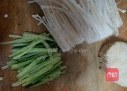 麻椒拌金针菇三丝的做法图解1