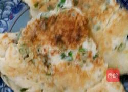 鸡蛋葱花饼。的做法图解4