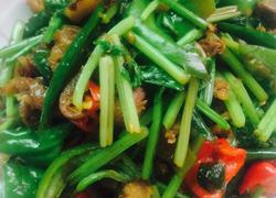 猪蹄肉炒芹菜