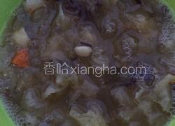 冰糖银耳莲子羹